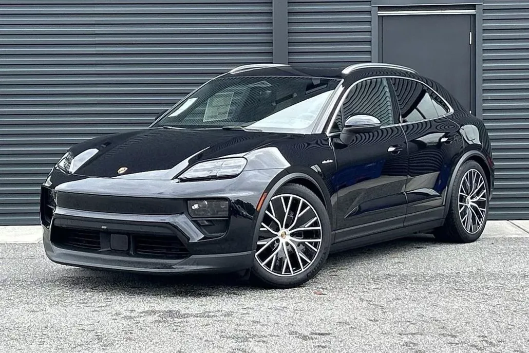 2024 Porsche Macan Electric 4 photo 1
