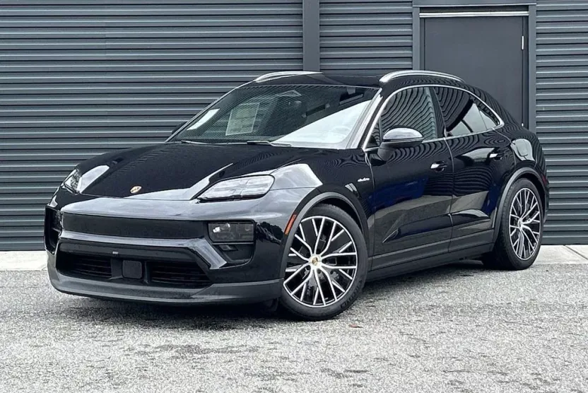 2024 Porsche Macan Electric 4 photo 1