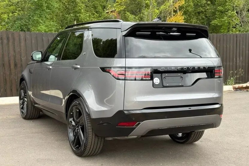 2025 Land Rover Discovery SE photo 1