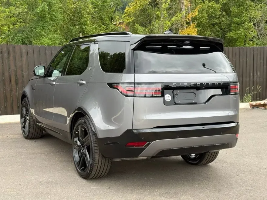 2025 Land Rover Discovery SE photo 1