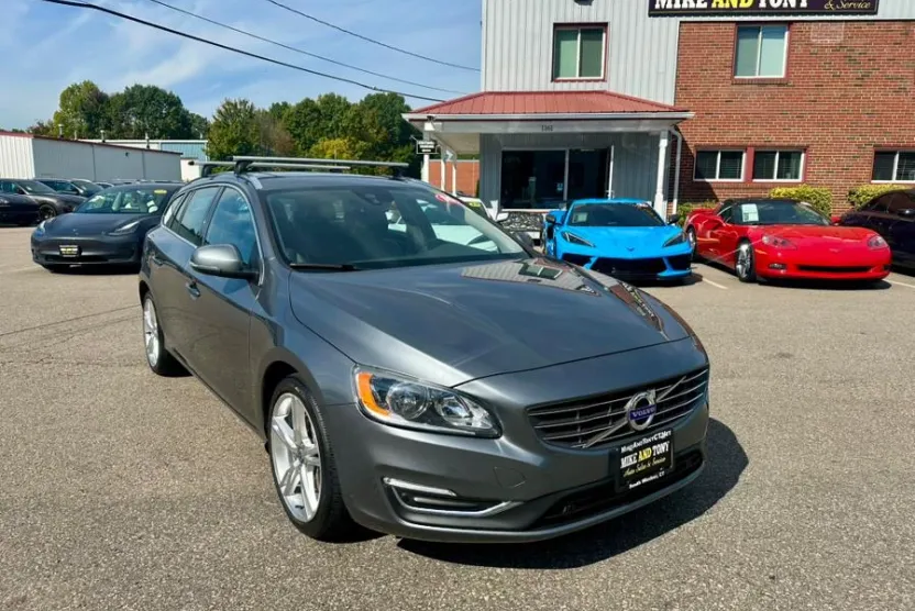 2016 Volvo V60 T5 Premier photo 1