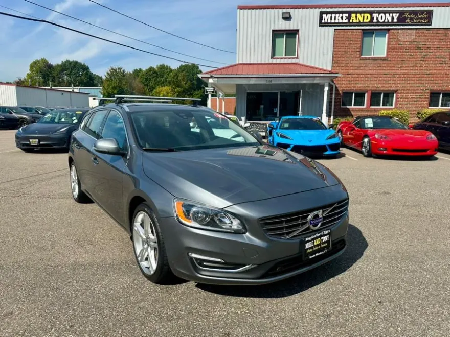 2016 Volvo V60 T5 Premier photo 1