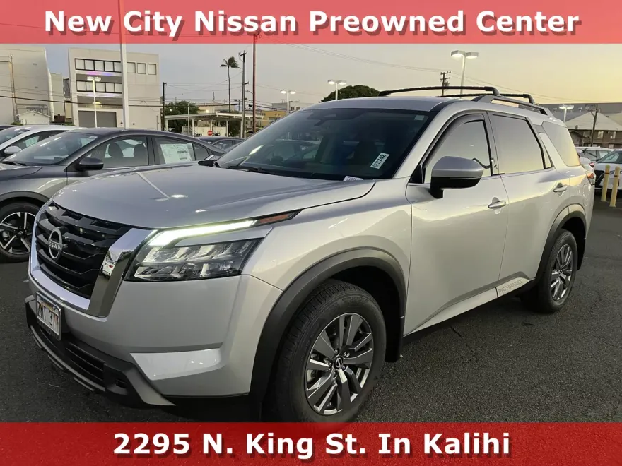 2024 Nissan Pathfinder SV photo 1