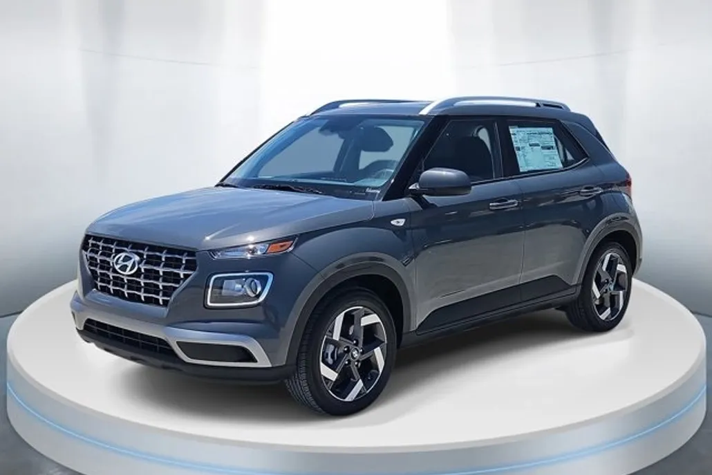 2025 Hyundai Venue SEL photo 1