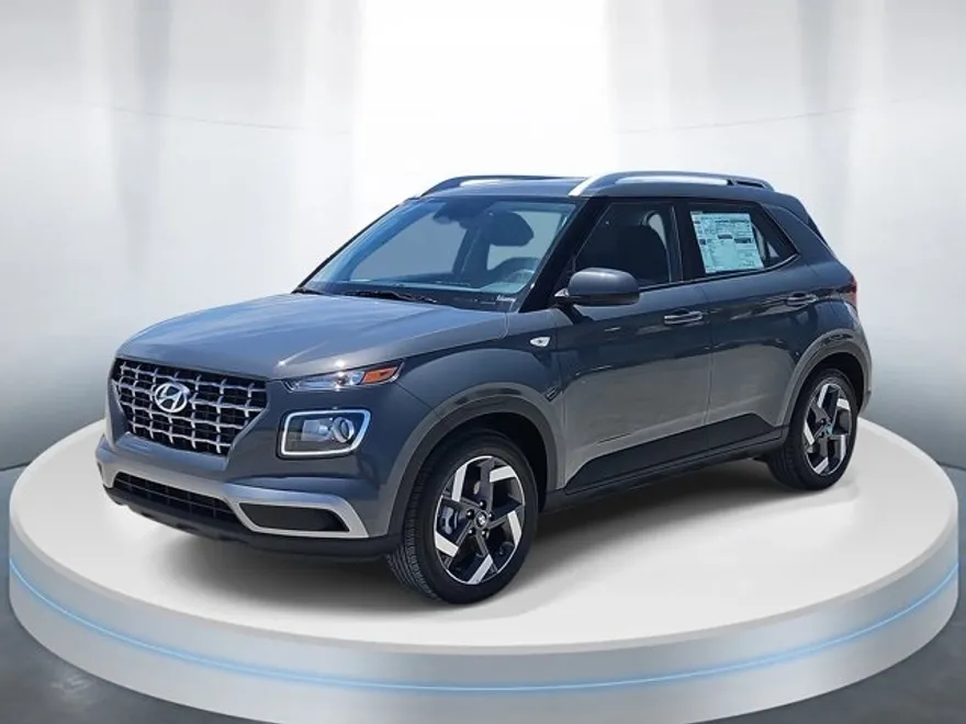 2025 Hyundai Venue SEL photo 1