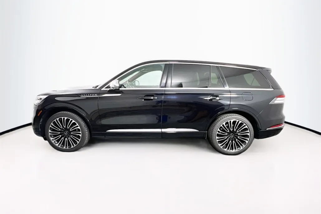 2021 Lincoln Aviator Black Label photo 1