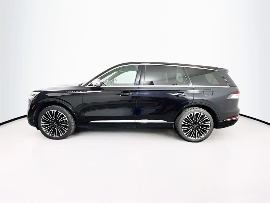 2021 Lincoln Aviator Black Label photo 1