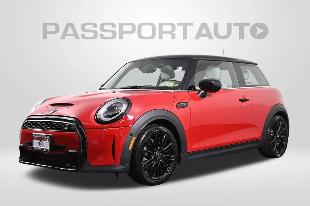 2023 Mini Cooper 2 Door Hardtop S Iconic photo 1