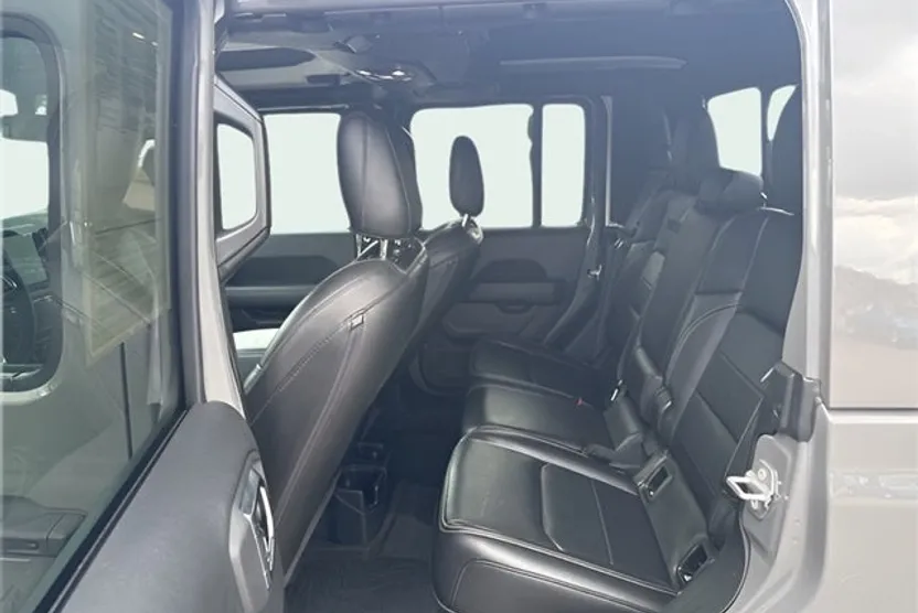 2022 Jeep Gladiator Overland photo 1