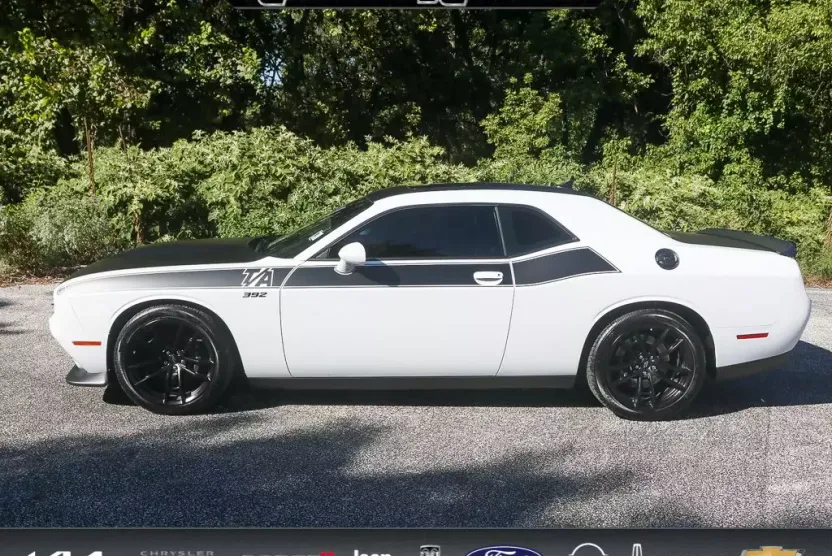 2022 Dodge Challenger R/T Scat Pack photo 1