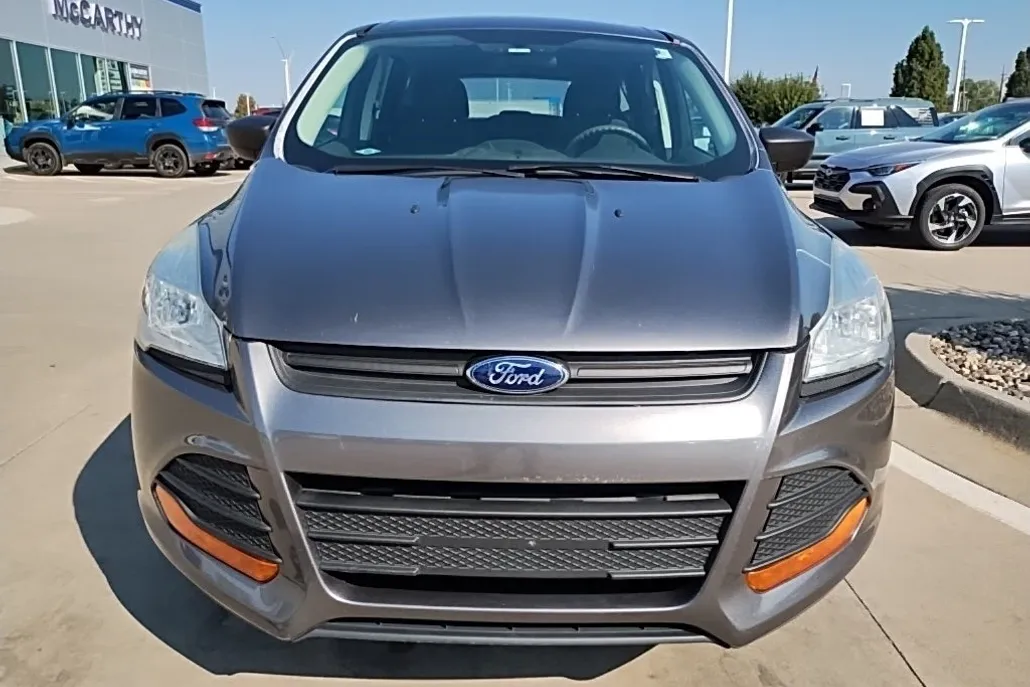 2014 Ford Escape S photo 1