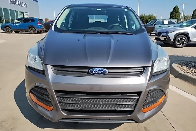 2014 Ford Escape S photo 1