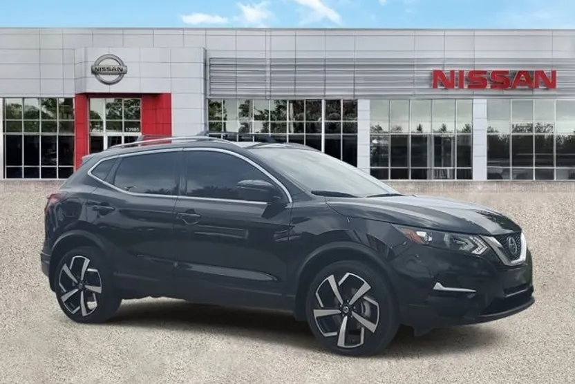 2022 Nissan Rogue Sport SL photo 1