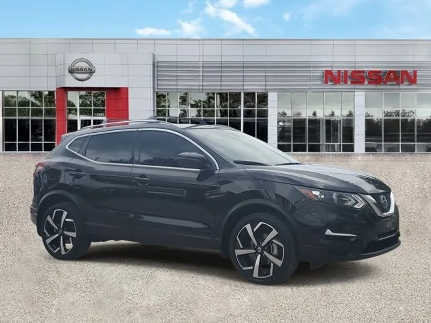 2022 Nissan Rogue Sport SL photo 1