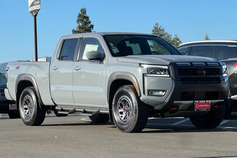 2026 Nissan Frontier PRO-4X photo 1