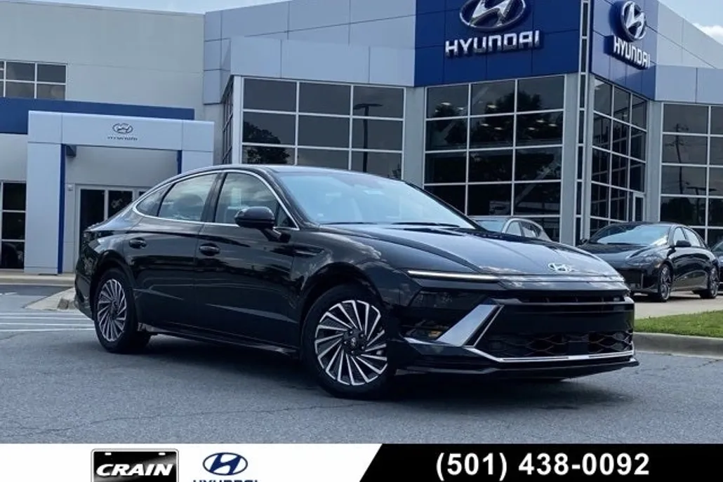 2025 Hyundai Sonata Hybrid SEL photo 1