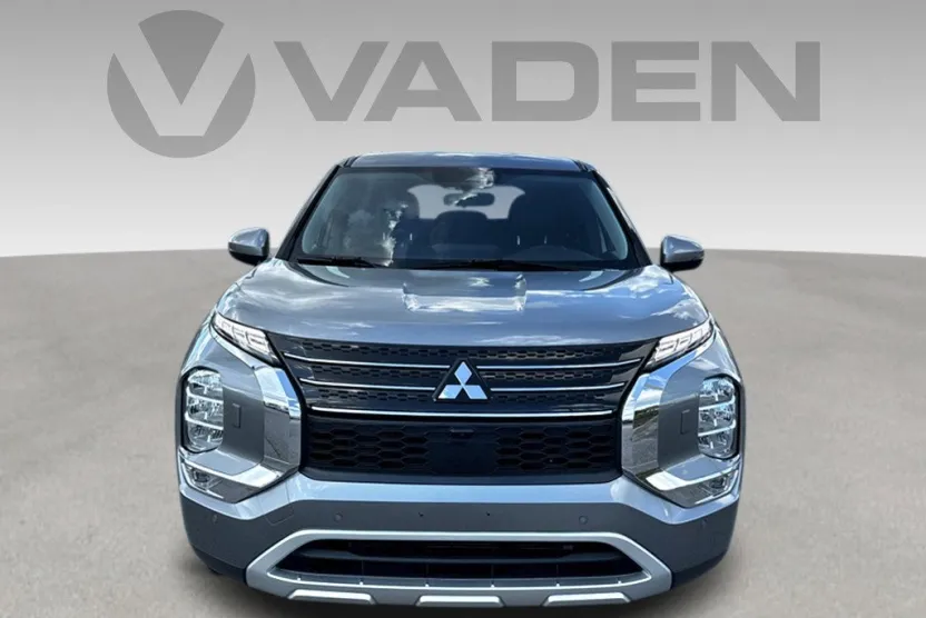 2024 Mitsubishi Outlander SE photo 1