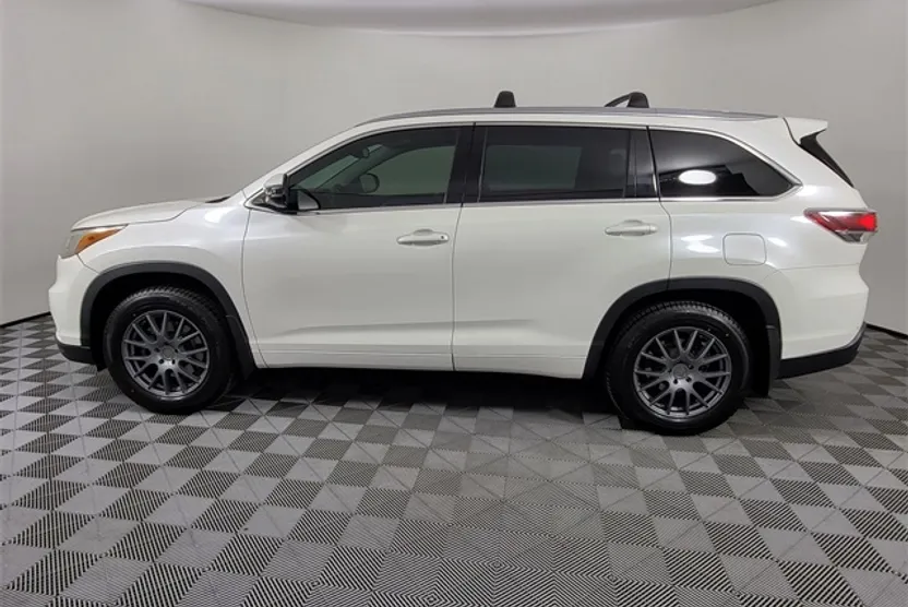 2015 Toyota Highlander Limited photo 1