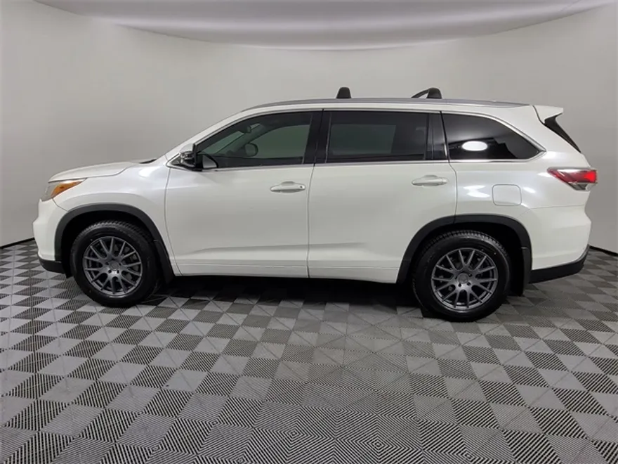 2015 Toyota Highlander Limited photo 1
