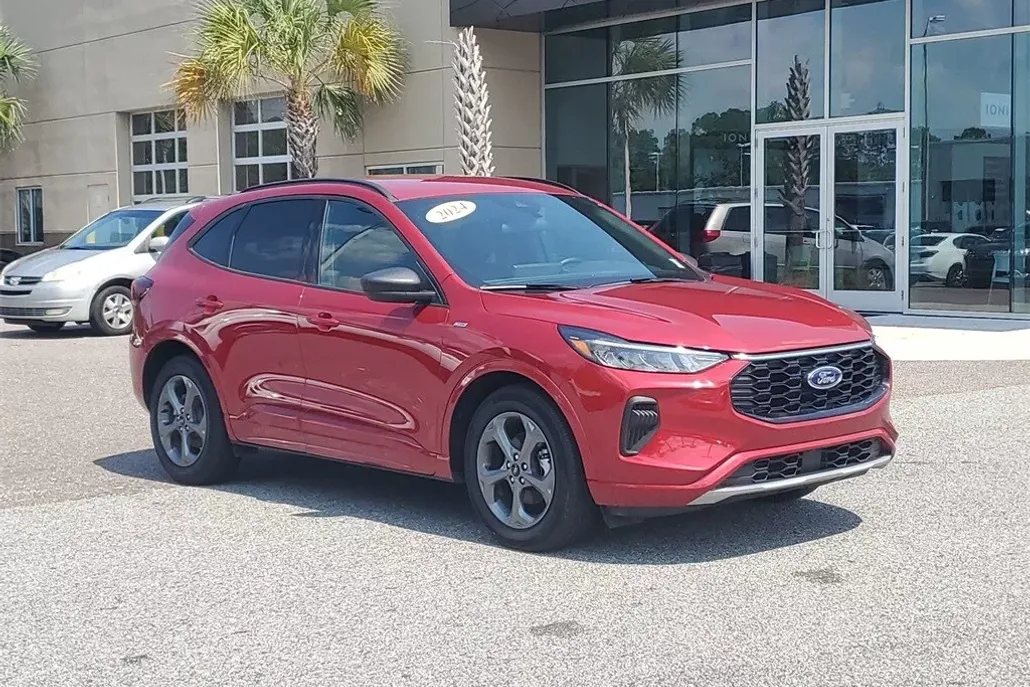 2024 Ford Escape ST-Line photo 1