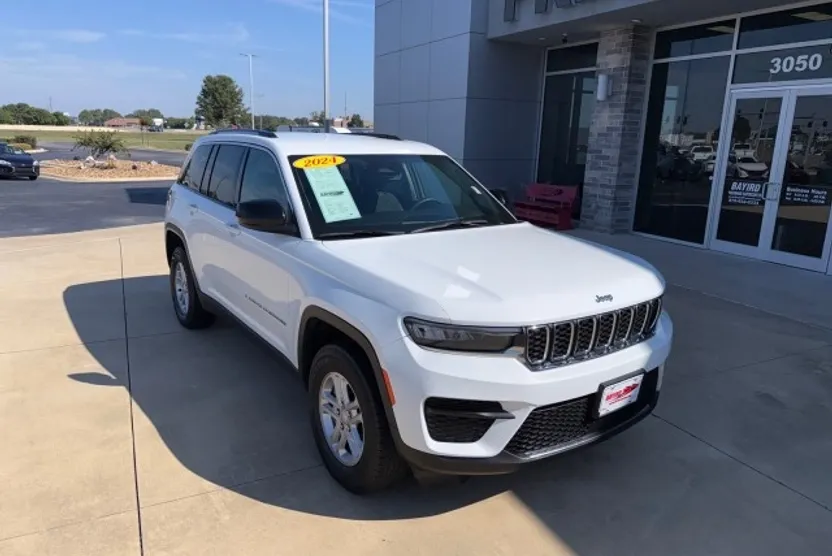 2024 Jeep Grand Cherokee Laredo photo 1