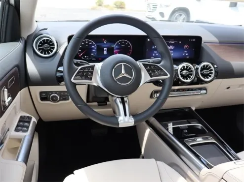 2025 Mercedes Benz GLA 250 photo 4