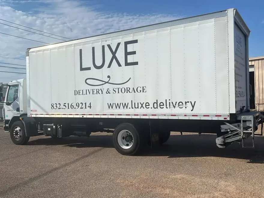 2022 Peterbilt 220 photo 1