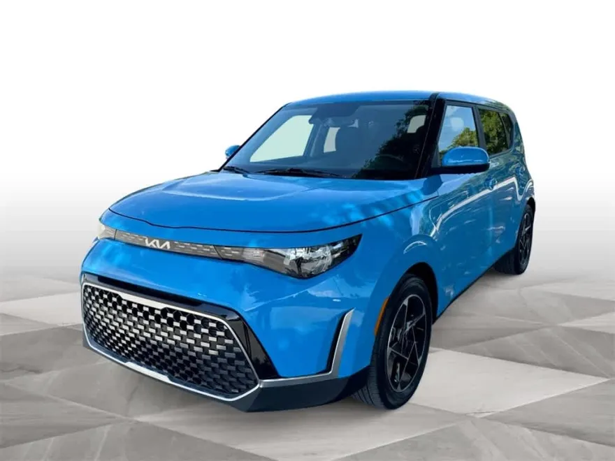 2023 Kia Soul EX photo 1