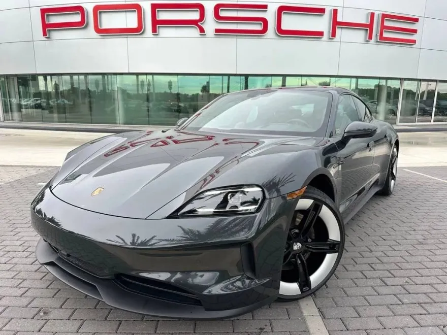 2025 Porsche Taycan 4S photo 1
