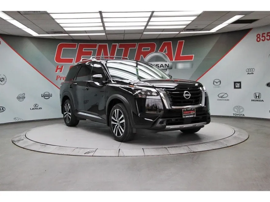 2025 Nissan Pathfinder Platinum photo 1