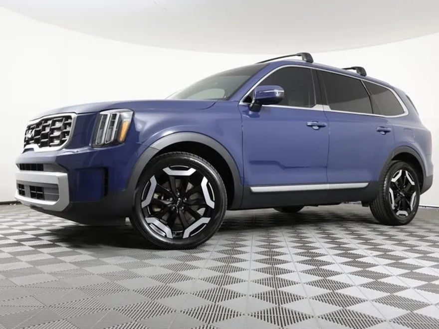 2023 Kia Telluride S photo 1