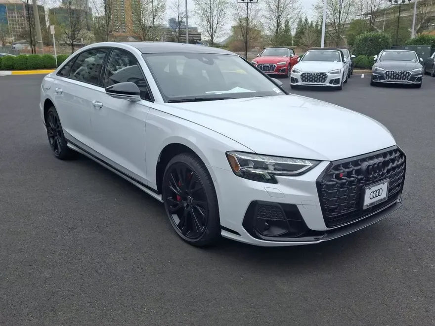2025 Audi S8 4.0T photo 2