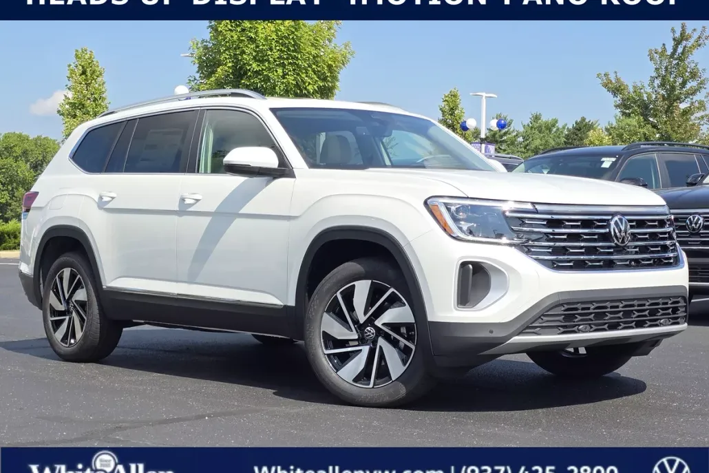 2025 Volkswagen Atlas SEL photo 1