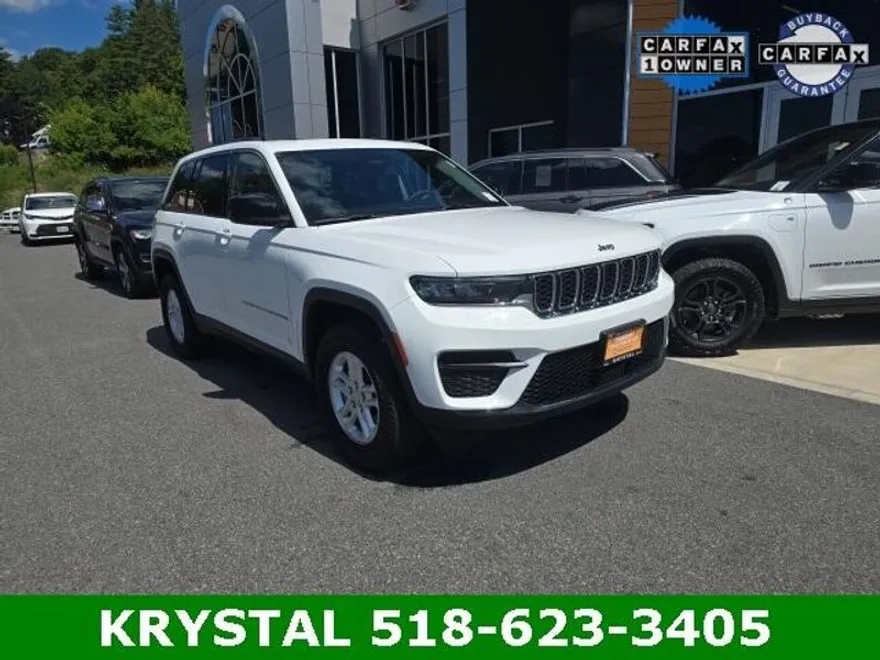 2023 Jeep Grand Cherokee Laredo photo 1