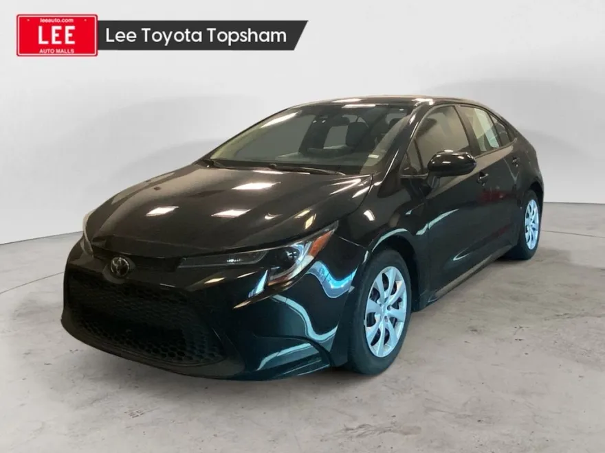 2022 Toyota Corolla LE photo 1