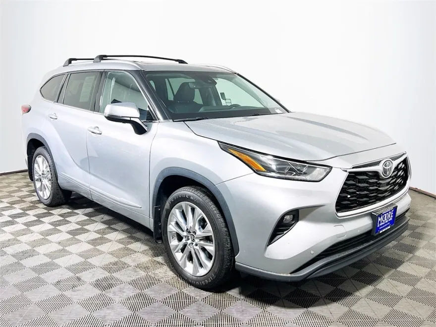 2023 Toyota Highlander Limited photo 1