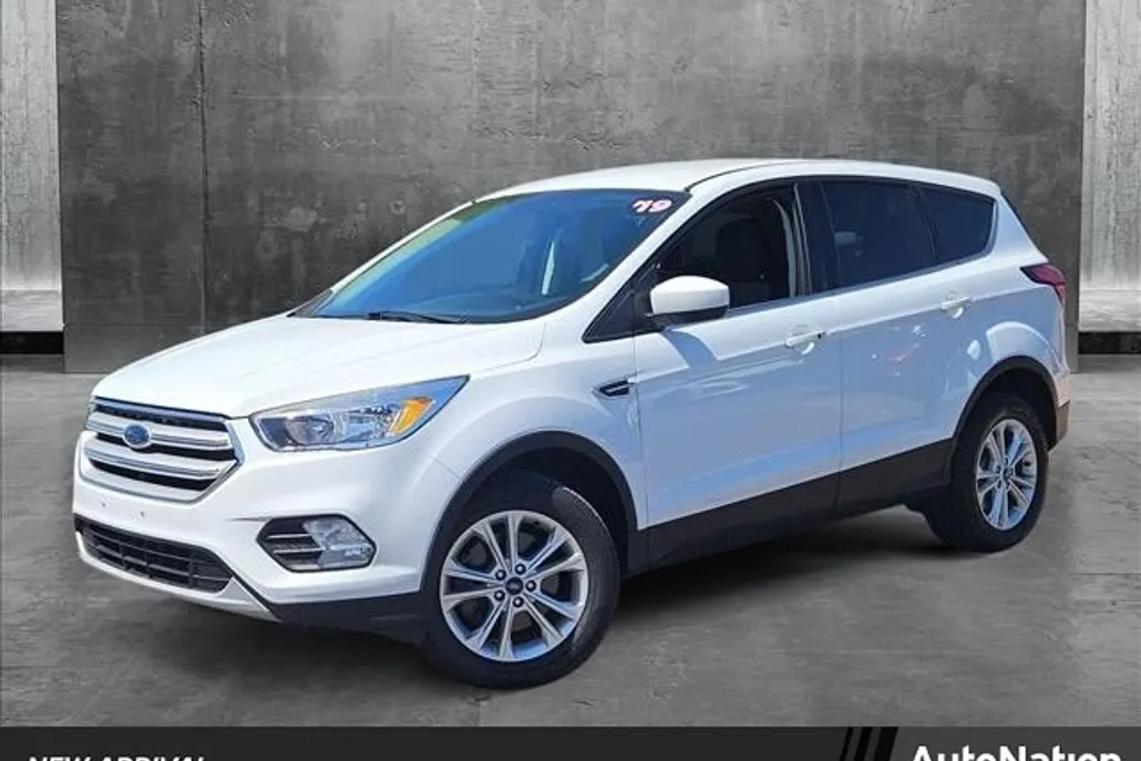2019 Ford Escape SE photo 1