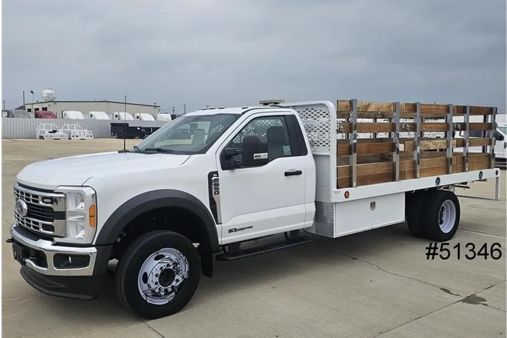 2023 Ford F-550 photo 1