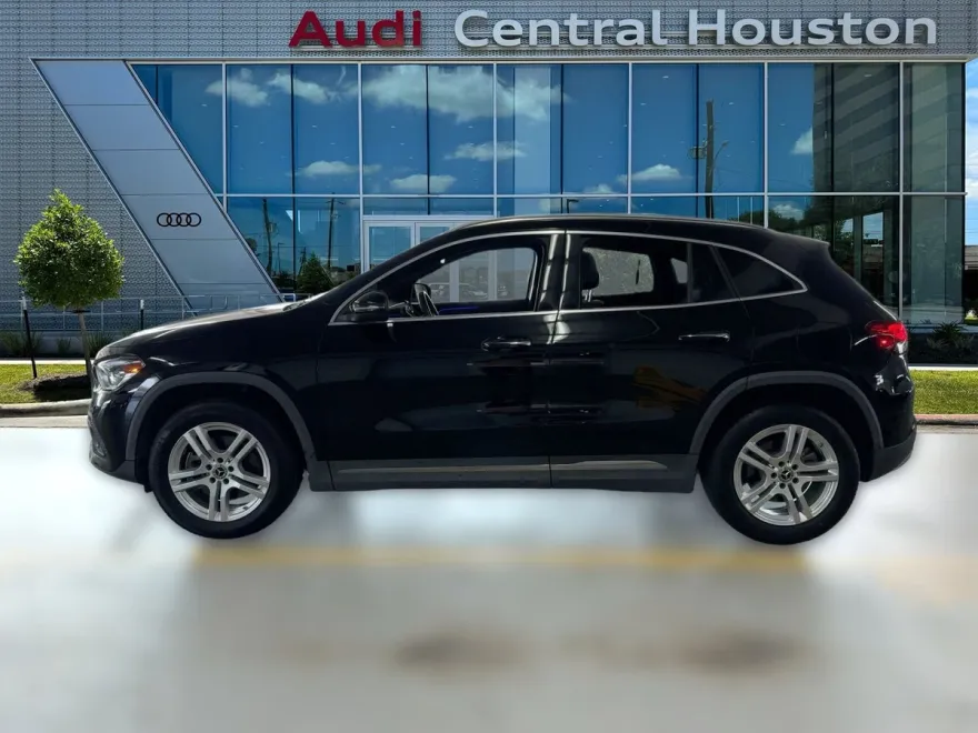2023 Mercedes Benz GLA 250 photo 1