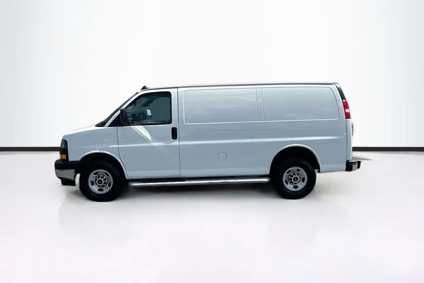 2023 Gmc Savana Cargo 2500 photo 1