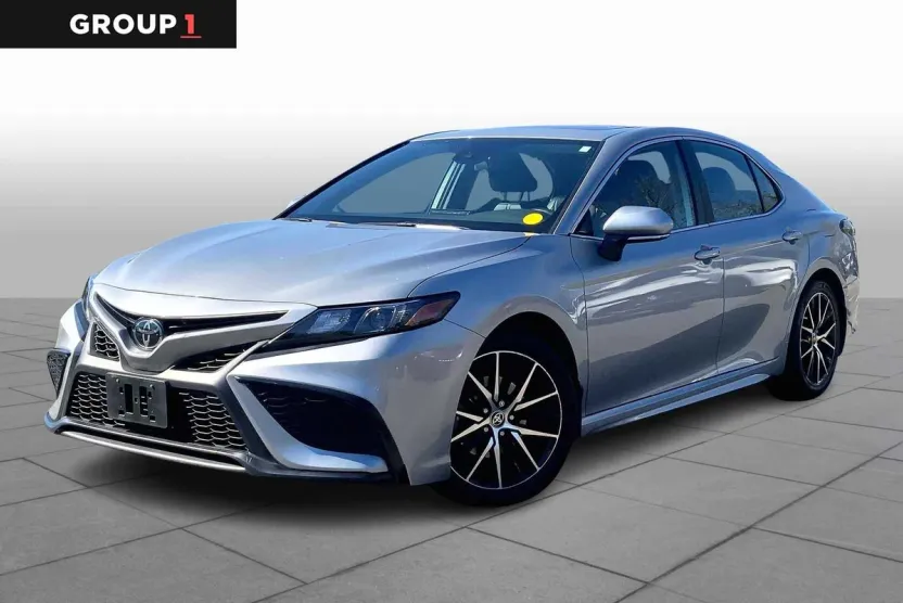 2023 Toyota Camry SE photo 1