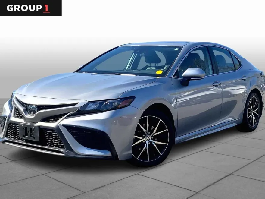 2023 Toyota Camry SE photo 1