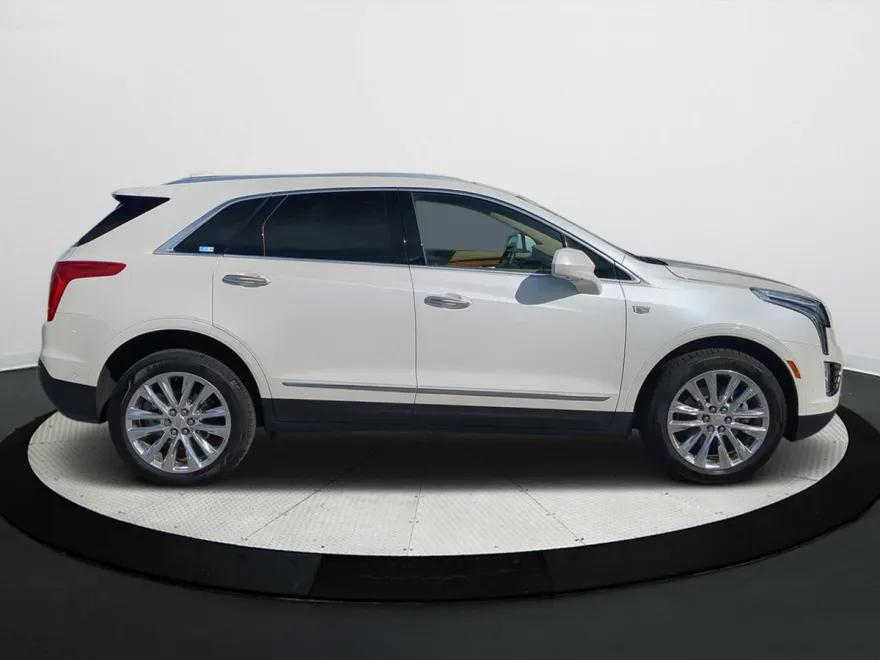 2018 Cadillac XT5 Platinum photo 1