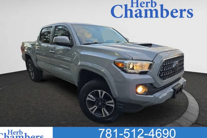 2018 Toyota Tacoma TRD Sport V6 photo 1