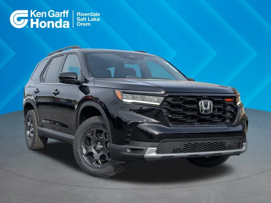 2025 Honda Pilot TrailSport photo 1