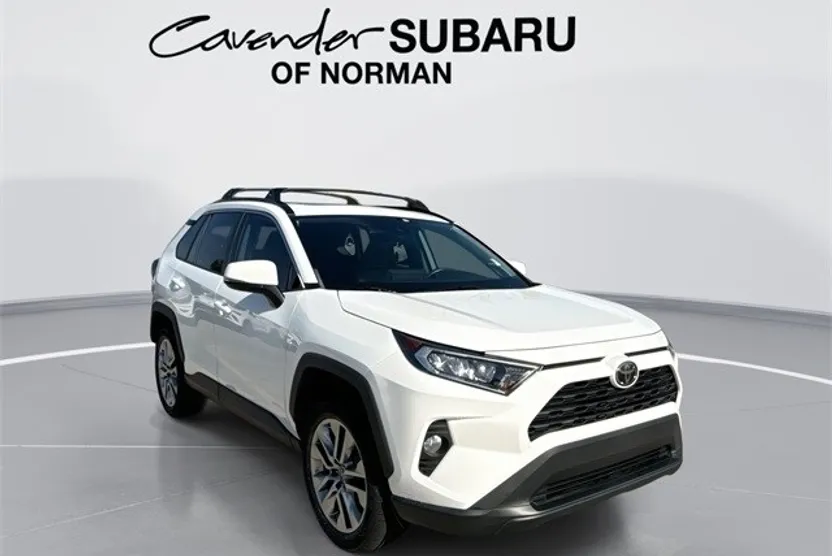 2019 Toyota RAV4 XLE Premium photo 1