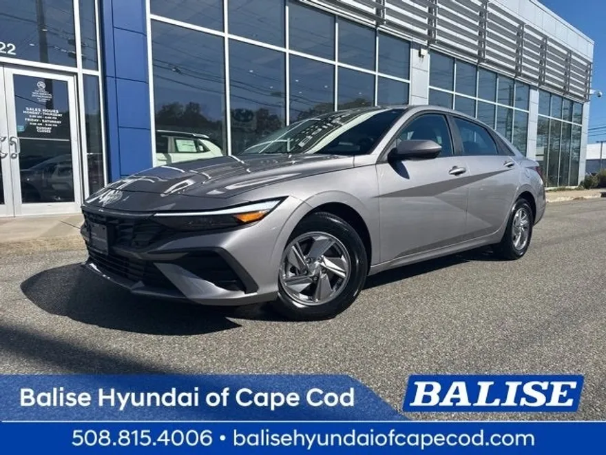 2025 Hyundai Elantra SE photo 1