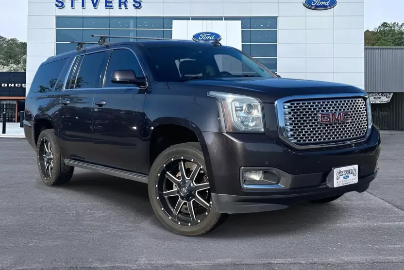 2017 Gmc Yukon XL Denali photo 1