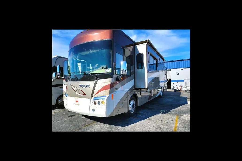 2008 Freightliner XC-L Lowered Rail Rear Engine Motor Home Chassis photo 1