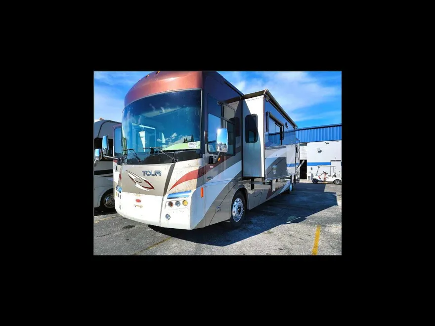 2008 Freightliner XC-L Lowered Rail Rear Engine Motor Home Chassis photo 1
